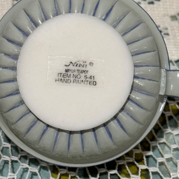 Vintage Hand Painted Ceramic Nina Mayer Teapot No. 6-41 Collectable - Picture 9 of 12